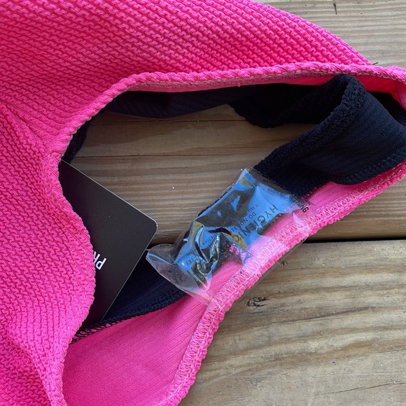 PLT Contrast V-Neck Crinkle One Piece - Picture 3 of 5